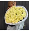 45 кремовых роз