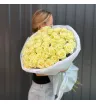 45 кремовых роз