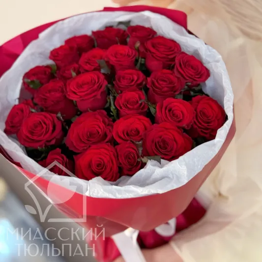 Классический букет из 25 роз