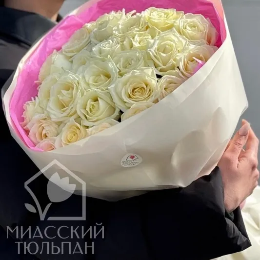 Классический букет белых роз 25