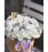Кашпо с хризантемой и гипсофилой