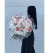 Огромный букет из хризантем и роз