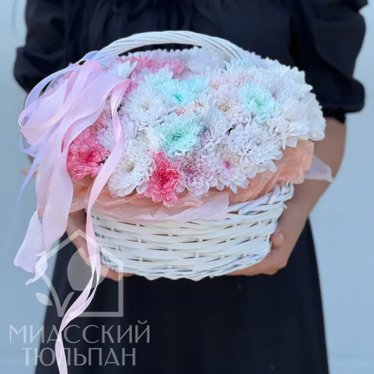 Корзиночка с хризантемами