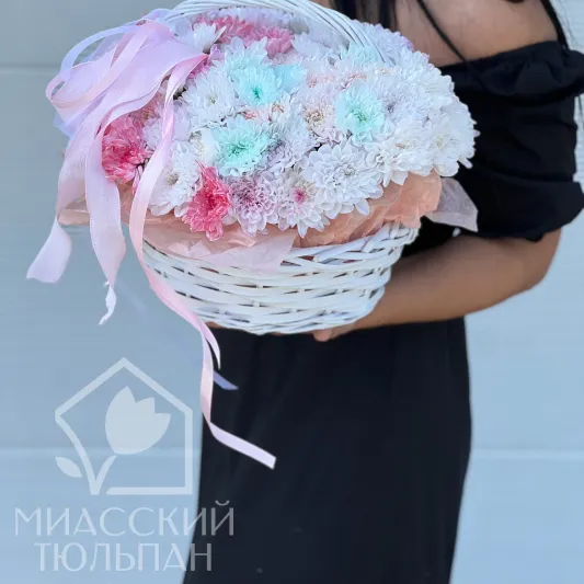 Корзиночка с хризантемами