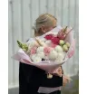 Сборный букет с хризантемой, розой и антириумом