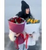 Букет роз и нобилиса