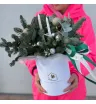 Композиция в шляпной коробке из нобилиса