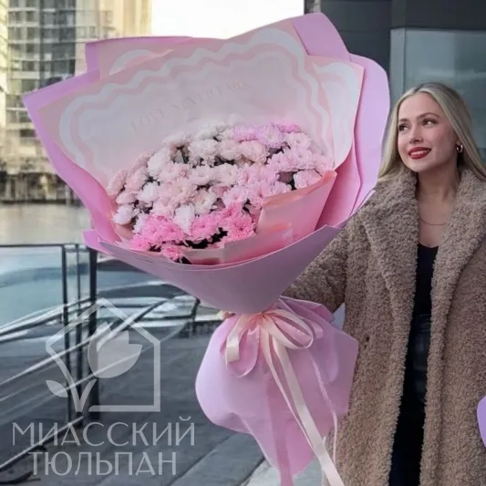 Гигантский букет из хризантем