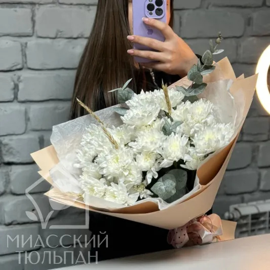 Букет хризантем , колоса и эвкалипта