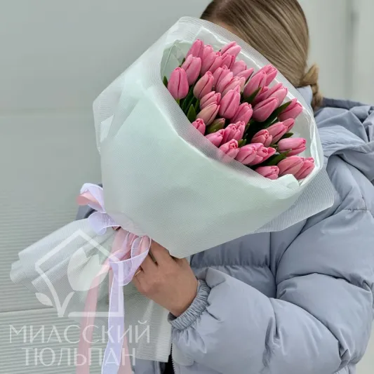 Букет розовых тюльпанов
