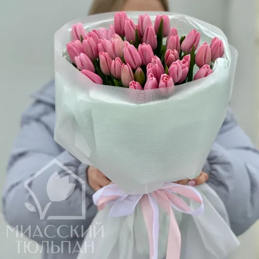 Букет розовых тюльпанов