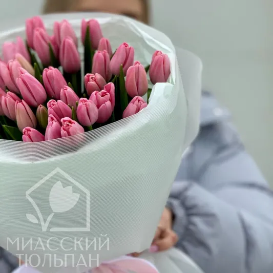 Букет розовых тюльпанов