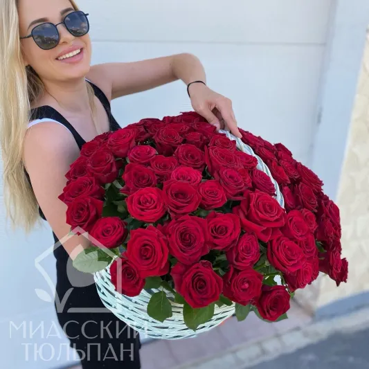 Композиция из 101 красной розы